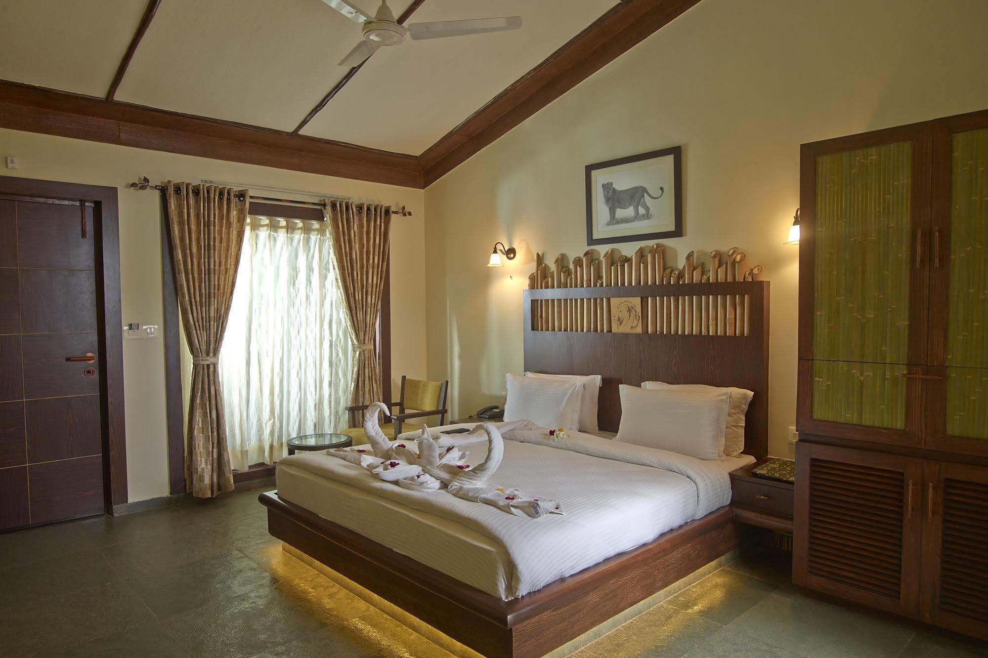 Asiatic Lion Lodge *